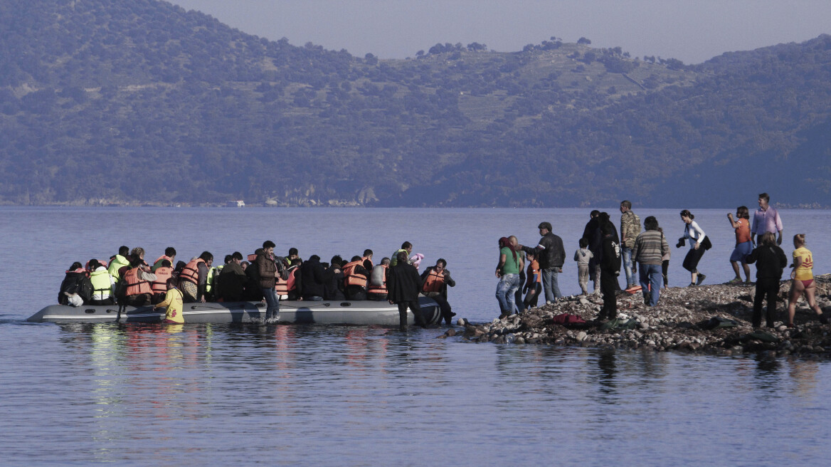 Μόνο στη Λέσβο τον Οκτώβριο έφτασαν 2.000 μετανάστες και πρόσφυγες