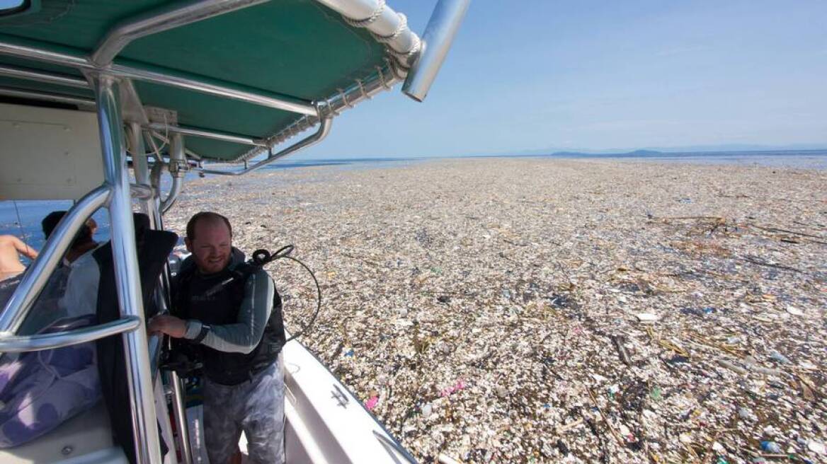 Φωτογραφίες σοκ: Η θάλασσα της Καραϊβικής «πνίγεται» στα σκουπίδια