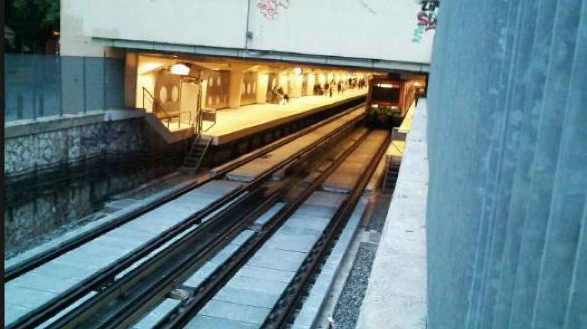 Κάτω Πατήσια: Νεκρή η γυναίκα που έπεσε στις ράγες του τρένου - Άνοιξε ο σταθμός 