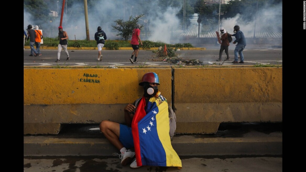 Σχεδόν 470.000 Βενεζουελάνοι κατέφυγαν στην Κολομβία