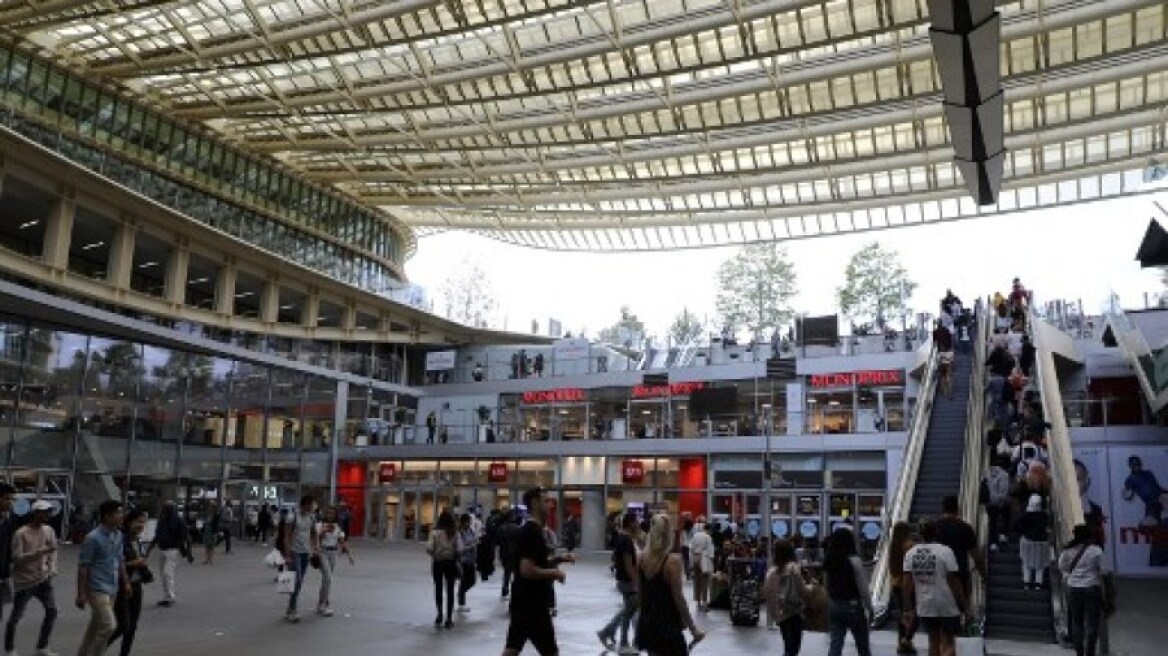 Εκκενώθηκε το εμπορικό κέντρο Forum des Halles στο Παρίσι - Βρέθηκαν δύο ύποπτα σακίδια