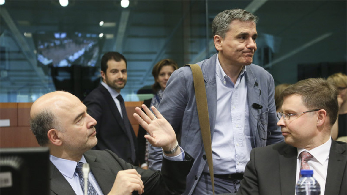 Ανησυχία στο Eurogroup για τους πλειστηριασμούς - Τσακαλώτος: Θα προστατεύσουμε τους συμβολαιογράφους