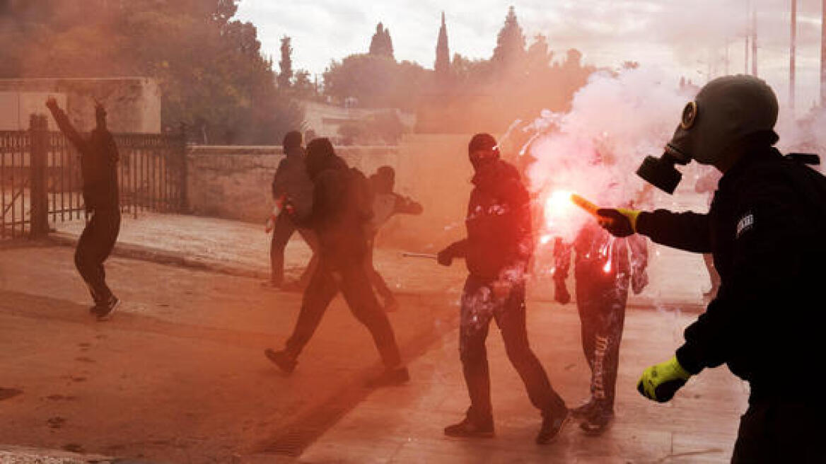 Handelsblatt: «Κύμα βίας στην Αθήνα»