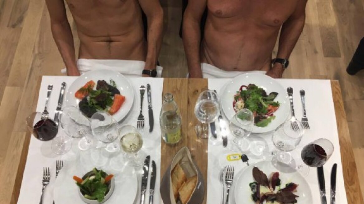 Paris eatery welcomes its naked customers (photos)