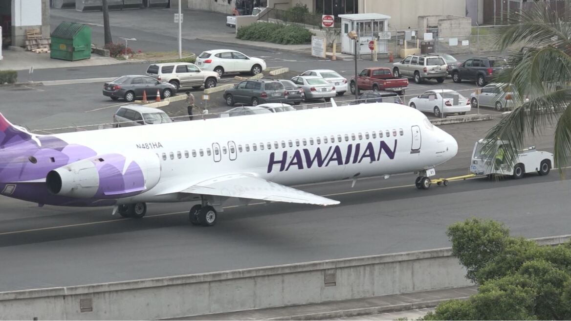 Πανικός στο Σιάτλ:  Πήρε φωτιά μηχανή αεροσκάφους της Hawaiian Airlines