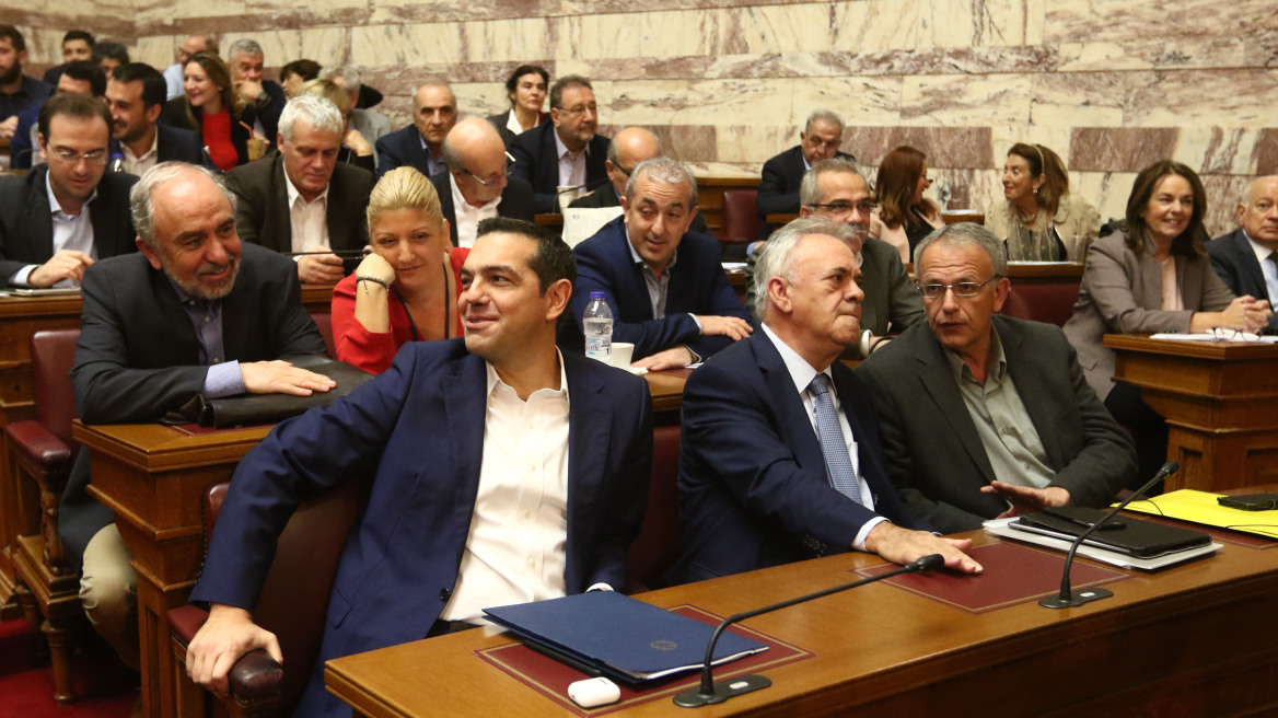 Φίλης και βουλευτές του ΣΥΡΙΖΑ αποδομούν το κυβερνητικό «happy end» στα μνημόνια  