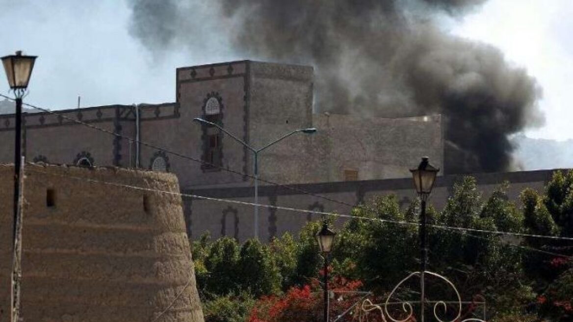 Υεμένη: Ο σαουδαραβικός συνασπισμός βομβάρδισε το υπουργείο Άμυνας στην πρωτεύουσα Σαναά