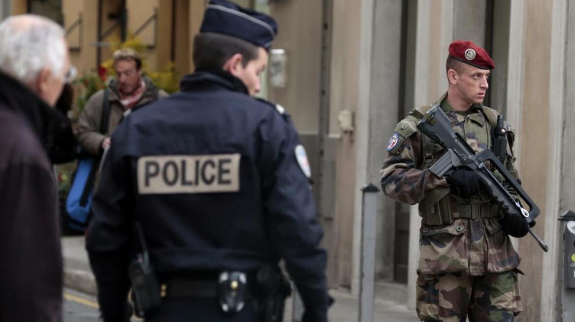 Γαλλία: Οι αρχές ανησυχούν για την "εσωτερική" απειλή, δύο χρόνια μετά τις επιθέσεις των τζιχαντιστών 