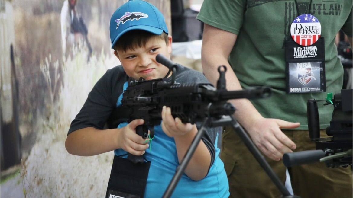 Απίστευτο: Το Ουισκόνσιν των ΗΠΑ επιτρέπει σε 10χρονα να κυνηγούν με όπλο