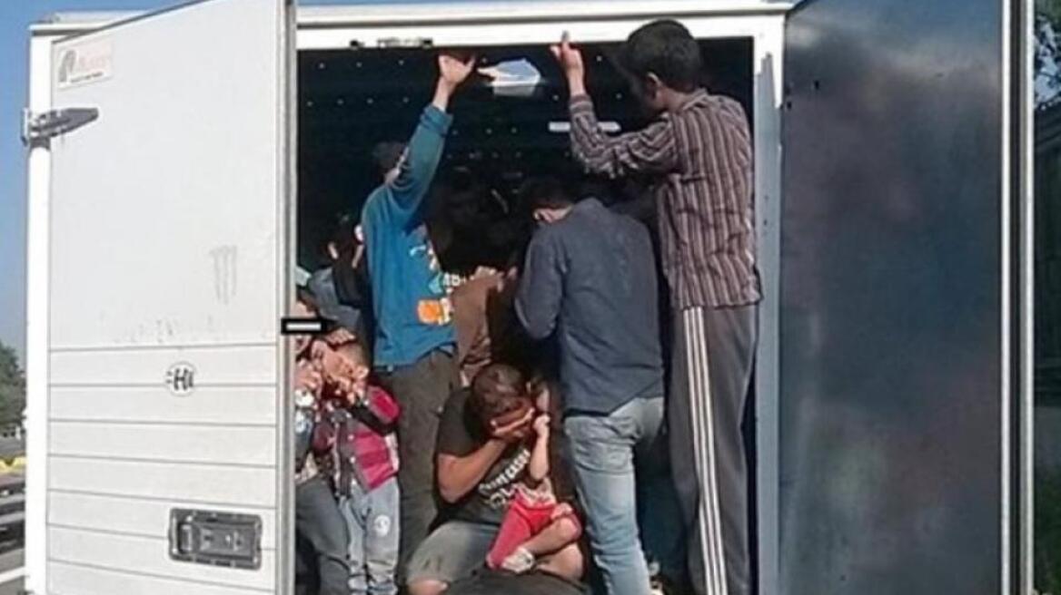 Σλοβακία: Δύο νταλίκες με Τούρκους οδηγούς μετέφεραν 78 μετανάστες στη Γερμανία