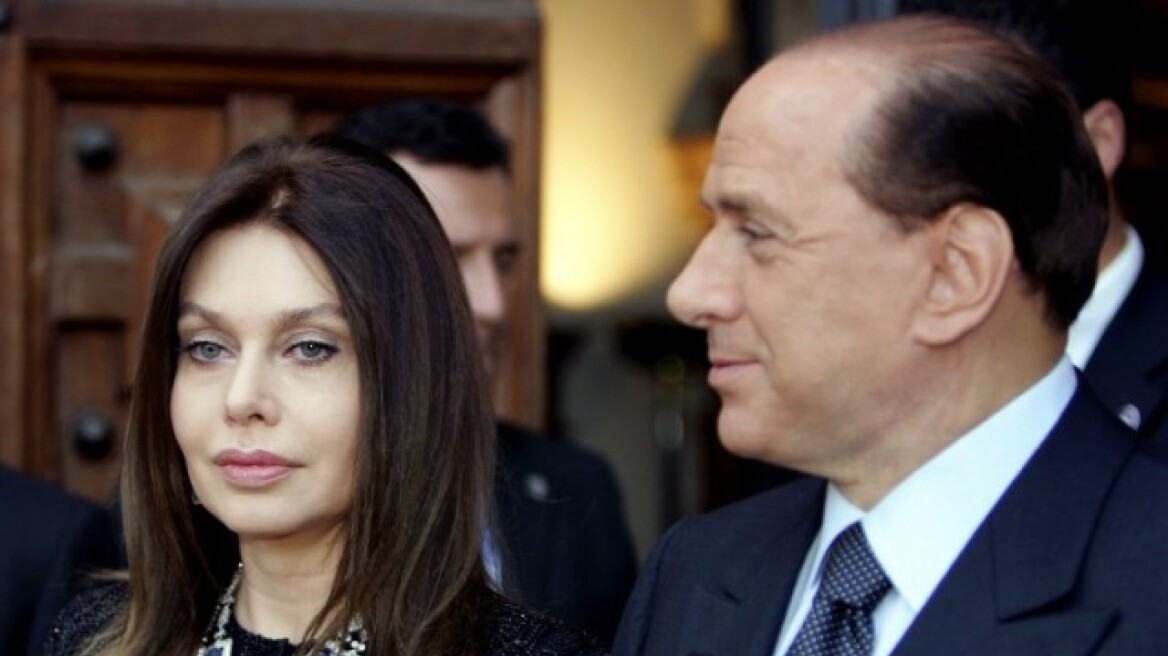Ιταλία: Η Βερόνικα Λάριο επιστρέφει 60 εκατ. ευρώ στον Μπερλουσκόνι