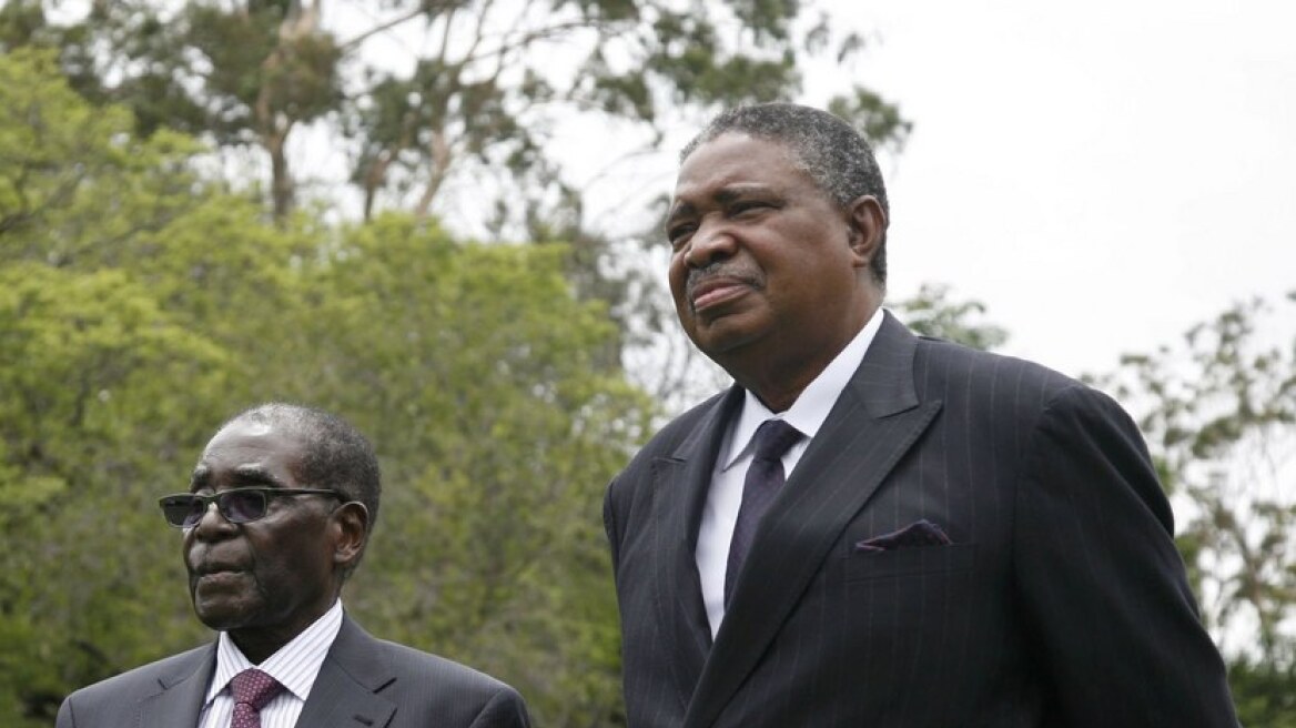 Ζιμπάμπουε: Το κυβερνών κόμμα καθαίρεσε τον πρόεδρο Μουγκάμπε