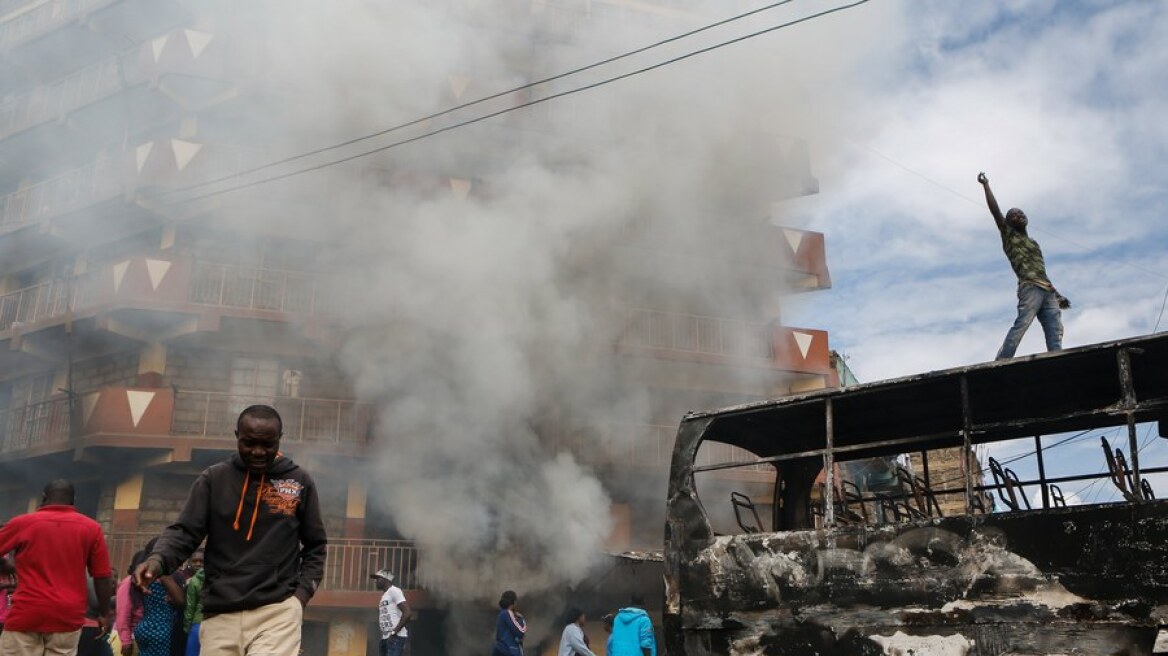 Κένυα: Τέσσερις νεκροί σε παραγκούπολη στο Ναϊρόμπι - Νέες ταραχές στους δρόμους