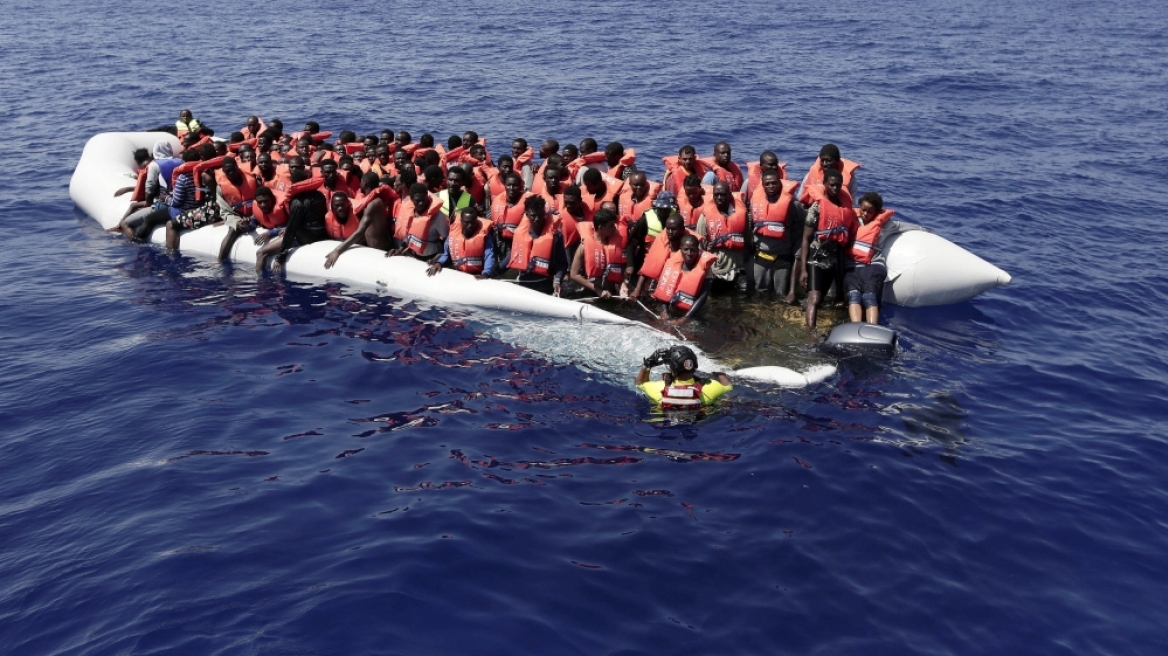 Λιβύη: Νεκρή μία γυναίκα πάνω σε φουσκωτό με 108 μετανάστες