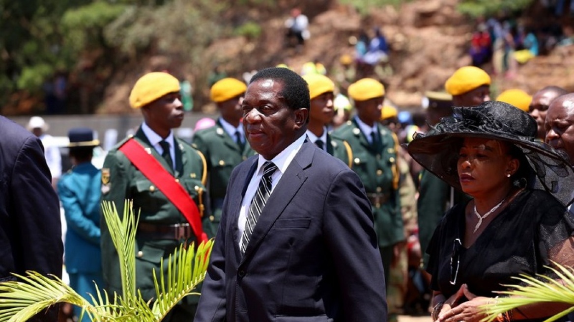 Ο  Έμερσον Μνανγκάγκουα ορκίστηκε νέος πρόεδρος της Ζιμπάμπουε