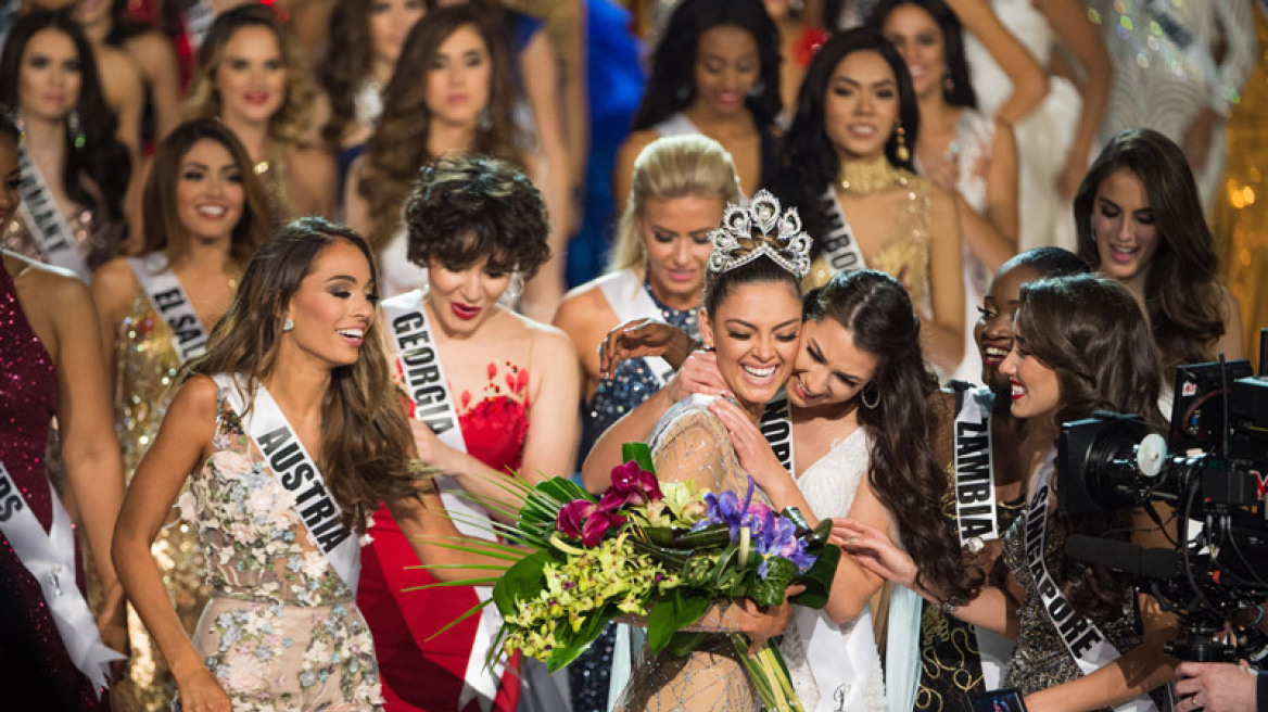 Μια Νοτιοαφρικανή καλλονή ανακηρύχθηκε «Miss Universe 2017»