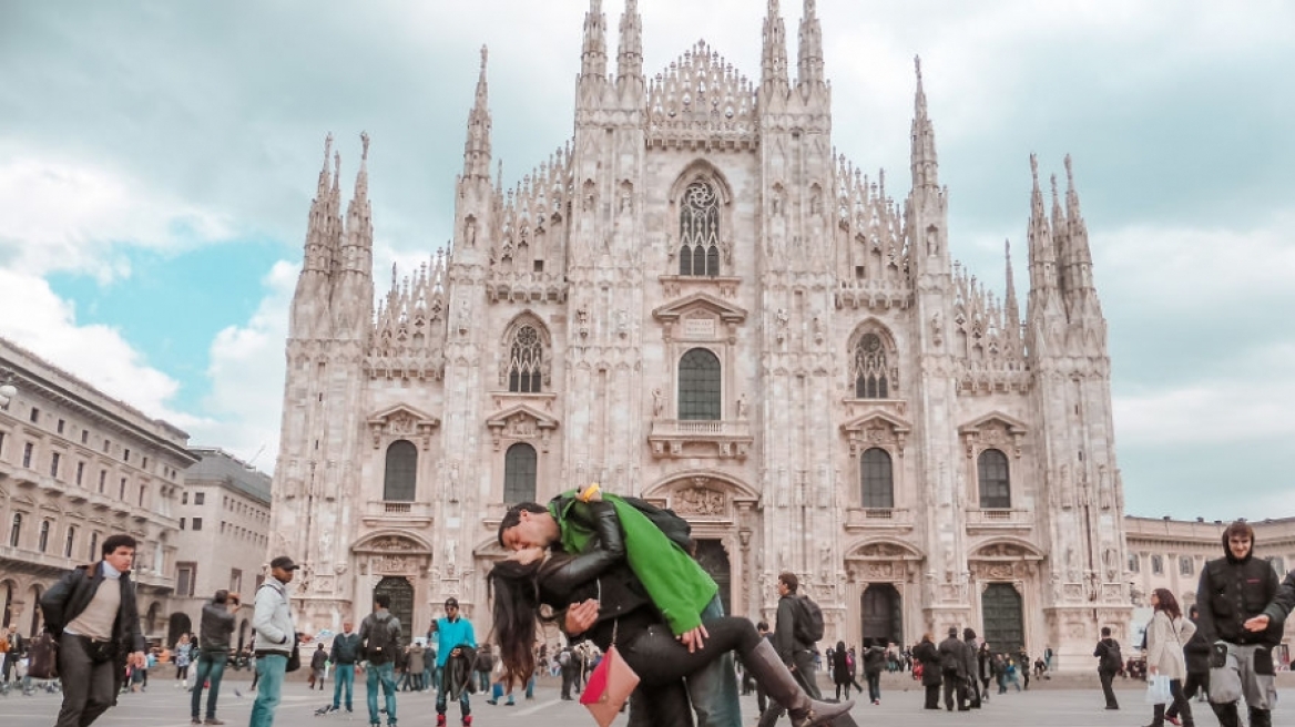 Το ζευγάρι που ταξιδεύει όλο τον κόσμο για να συναντηθεί και να βγάλει μια φωτογραφία