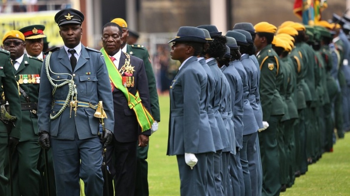 Ζιμπάμπουε: Ο νέος πρόεδρος δίνει υπουργικές θέσεις κλειδιά σε στρατιωτικούς