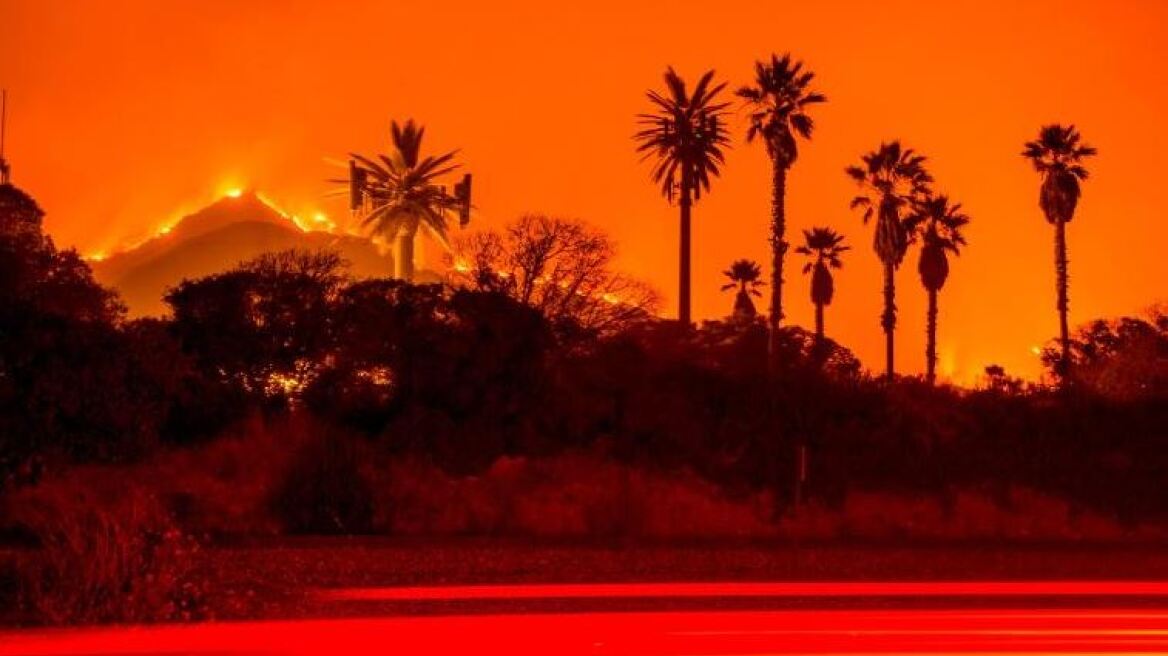 Πυρκαγιές στην Καλιφόρνια: Οι φλόγες έφθασαν στο Λος Άντζελες	