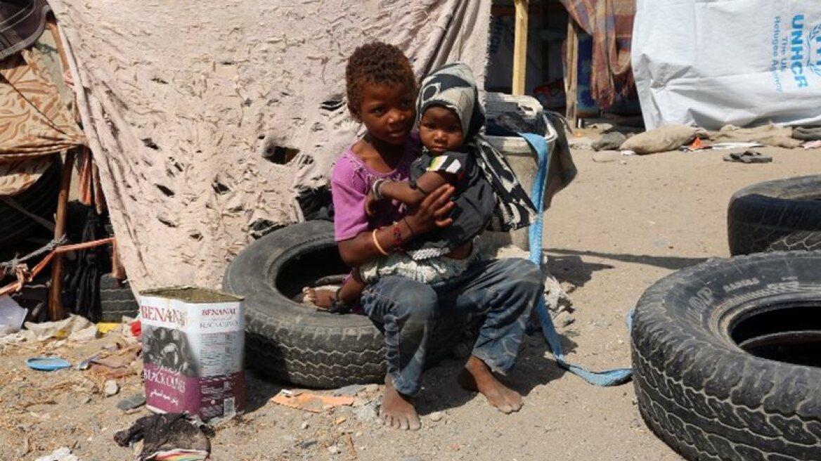 Υεμένη: «Αχτίδα ελπίδας» στη χώρα - Έφτασαν τρόφιμα και καύσιμα
