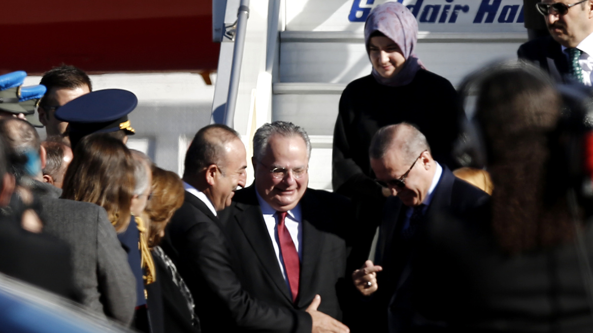 Η άφιξη Ερντογάν στην Αθήνα: Η συνοδεία των τριών F-16 και η γραβάτα του Κοτζιά