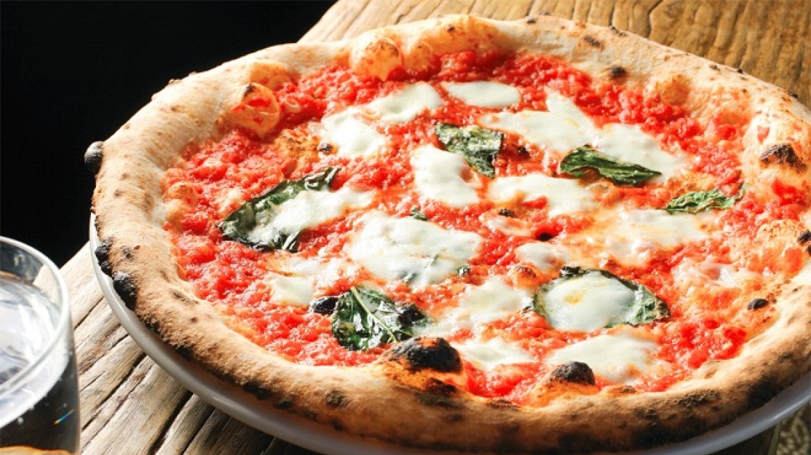 Η πίτσα «ναπολιτάνα» στα προστατευόμενα «μνημεία» της Unesco