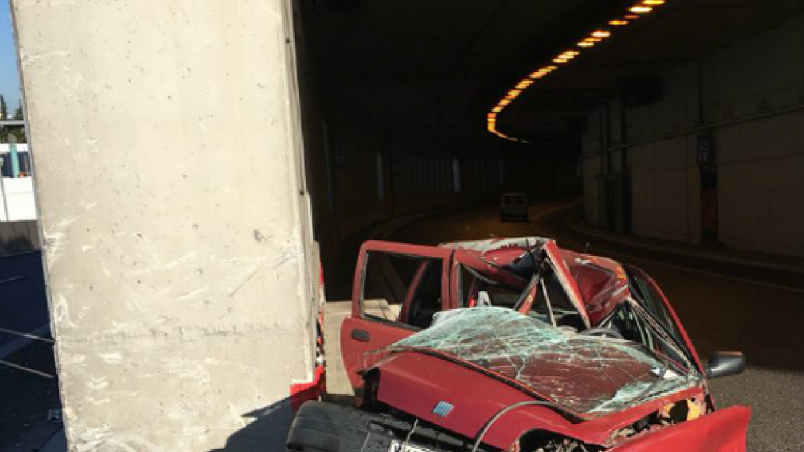 Θανατηφόρο τροχαίο στην Αττική Οδό: Αυτοκίνητο προσέκρουσε σε τοίχο - Σκοτώθηκε η οδηγός