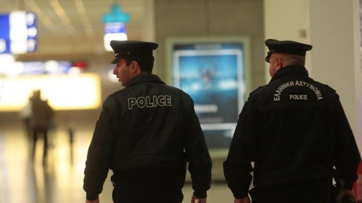 Γερμανία: Συνεχίζεται η «καραντίνα» για τους Έλληνες στα αεροδρόμια -  Στέλνουμε κι άλλους αστυνομικούς 