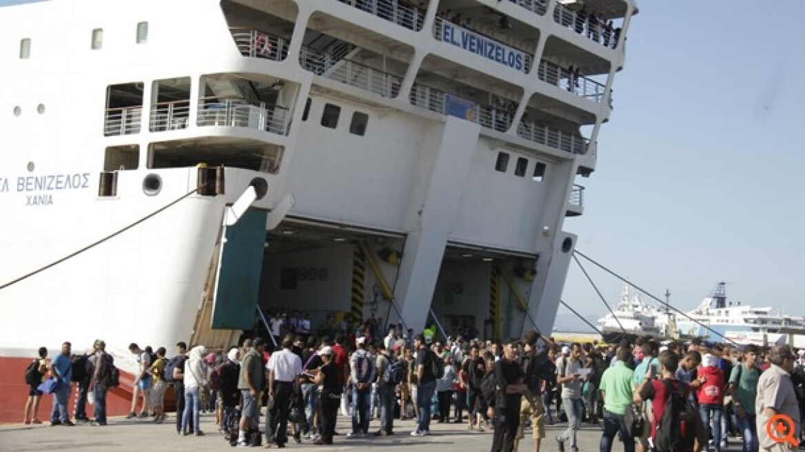 Στέλνουν στην Κρήτη 256 πρόσφυγες και μετανάστες από την Λέσβο 