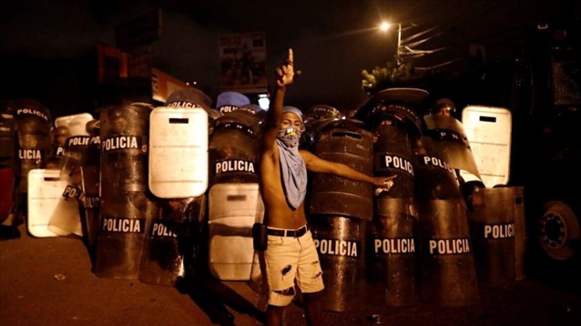 Κλιμακώνεται η κρίση στην Ονδούρα: Συνεχίζονται οι διαδηλώσεις κατά της επανεκλογής του προέδρου της χώρας 