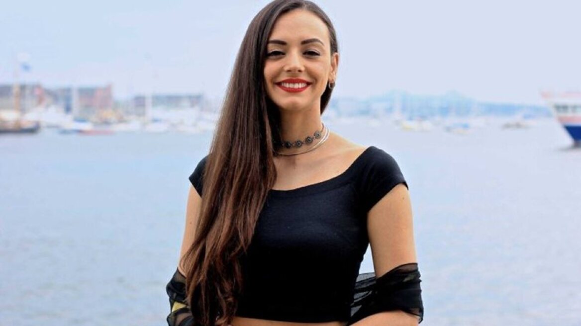 Eirini from Crete sings US national anthem in Antetokounmpo’s match at Boston Garden (video-photos)