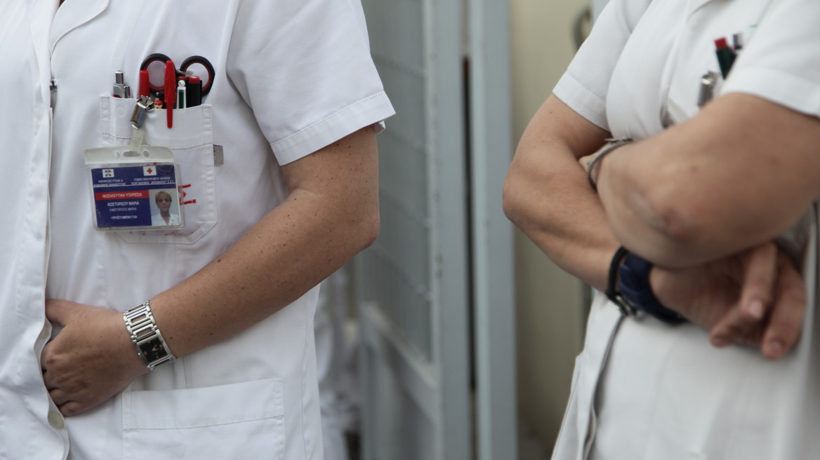 Ο διοικητής του Ερυθρού Σταυρού ζητά εξηγήσεις από γιατρούς γιατί εξέτασαν εθελοντικά ασθενείς στην Κρήτη