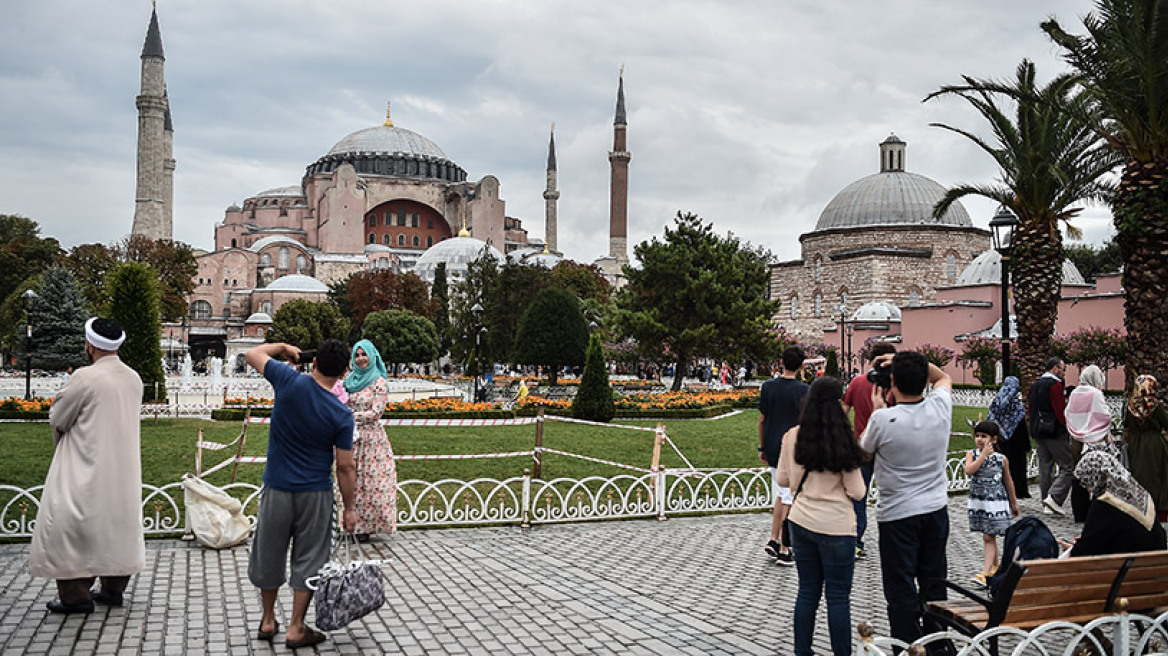 Με «ντου» στην Αγιά Σοφιά και F-16 στο Αιγαίο καταρρίπτεται η «διπλωματική επιτυχία» της επίσκεψης Ερντογάν 