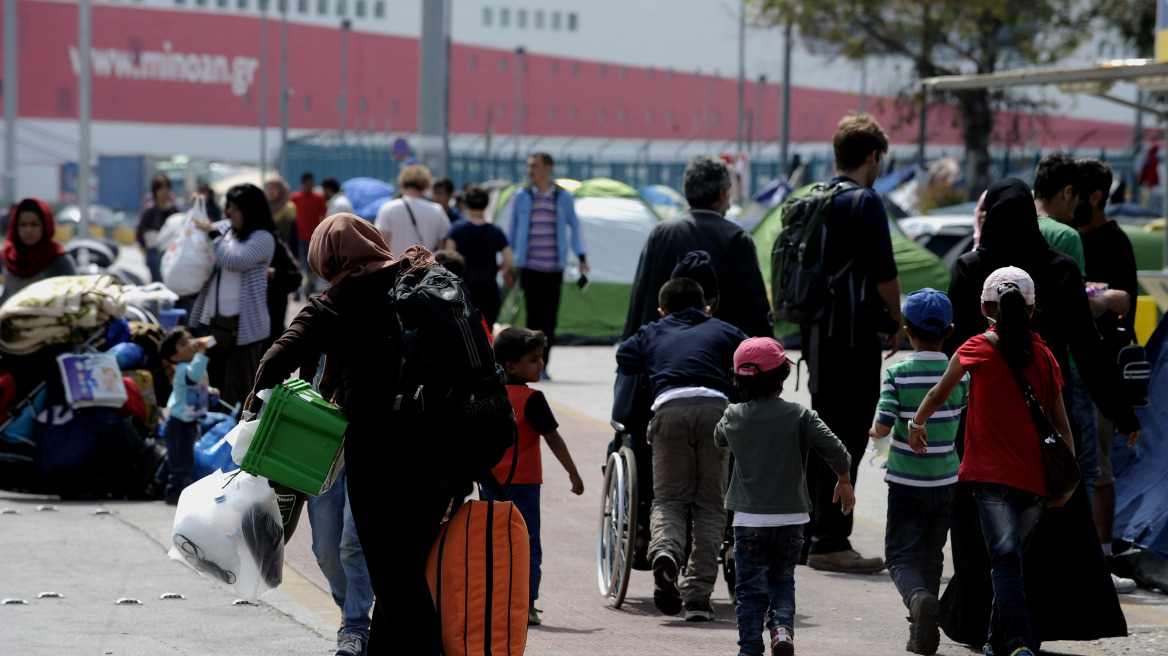 Έφτασαν στον Πειραιά 183 πρόσφυγες από Μυτιλήνη και Χίο