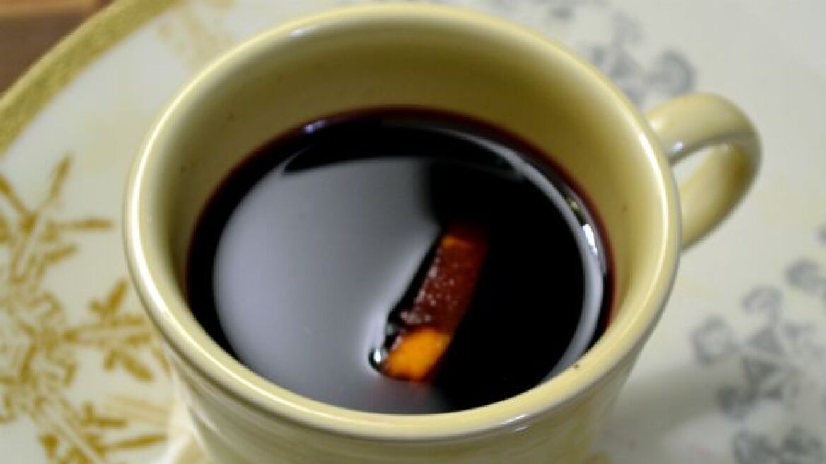 Έρευνα: Ένα ζεστό τσάι την ημέρα μπορεί το γλαύκωμα να κάνει πέρα