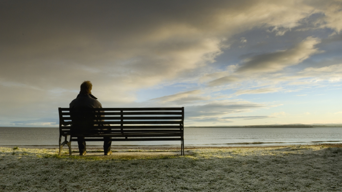 Έρευνα: Η μοναξιά εξελίσσεται σε θανατηφόρα παγκόσμια επιδημία