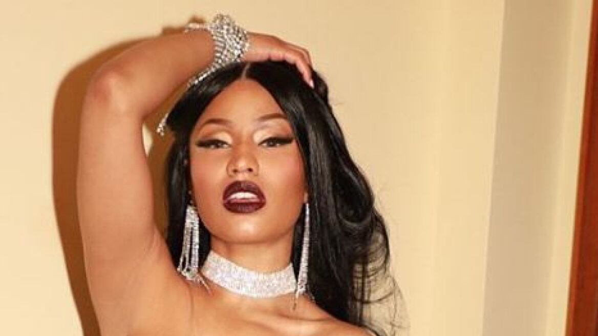 Η Nicky Minaj πόζαρε topless και «έριξε» το Instagram