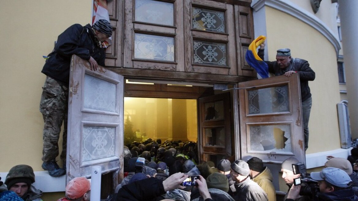Ουκρανία: Πολιορκία στο «Παλάτι του Οκτωβρίου» από διαδηλωτές με επικεφαλής τον Σαακασβίλι