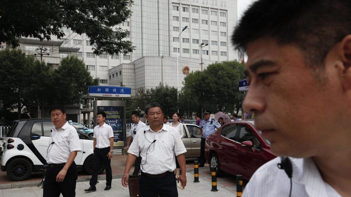 Κίνα: Δέκα άνθρωποι καταδικάστηκαν σε θάνατο μπροστά σε χιλιάδες θεατές
