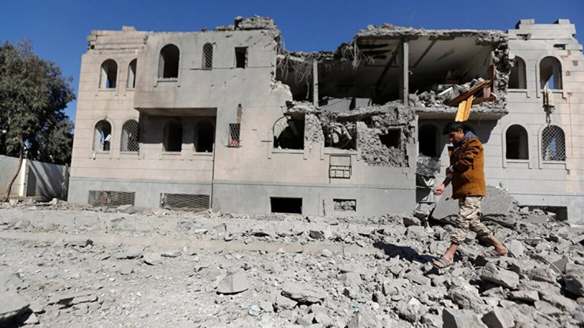 Σφοδρές μάχες στην Υεμένη: 8 γυναίκες και 2 παιδιά σκοτώθηκαν από αεροπορική επιδρομή 