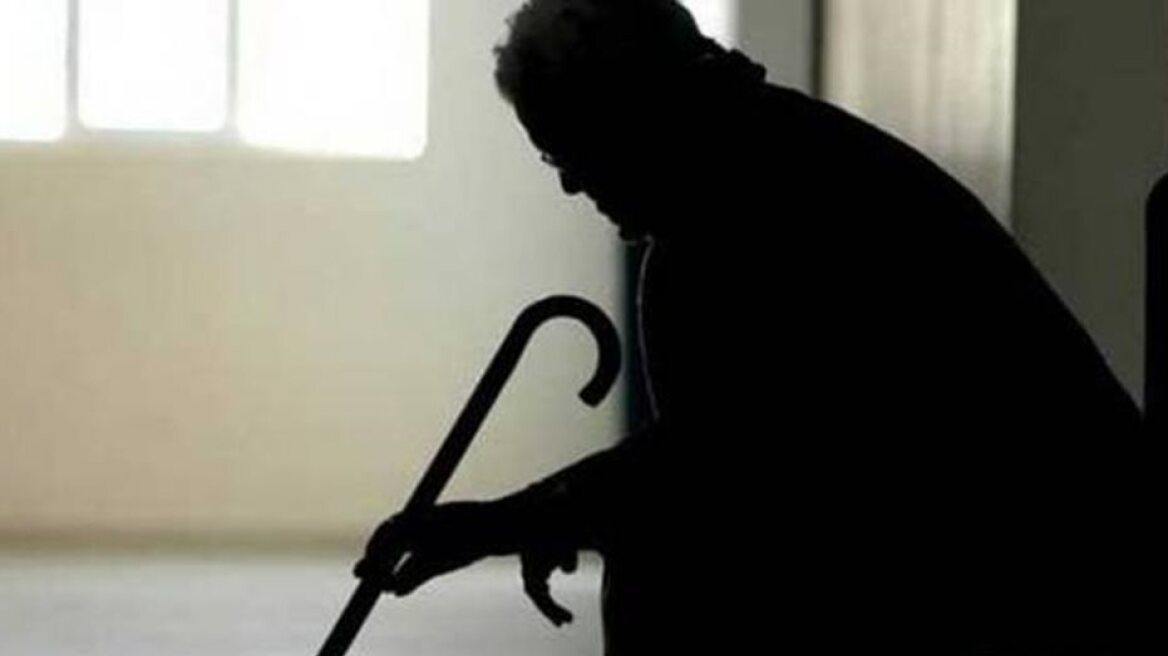 Τραγικός θάνατος 70χρονου στην Κύπρο: 29χρονη πήγε να του βγάλει τη μπλούζα και τον έπνιξε!