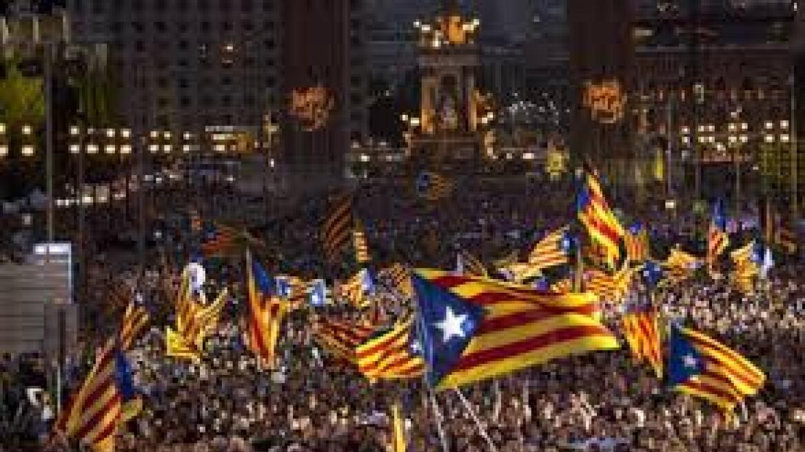 Νίκη των αυτονομιστών στην Καταλονία - Εξασφάλισαν την απόλυτη πλειοψηφία