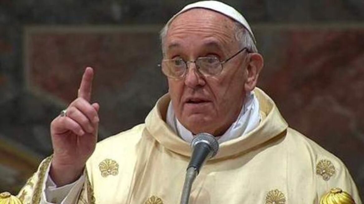 Σκληρή ομιλία του πάπα Φραγκίσκου προς τους ιερείς του Βατικανού