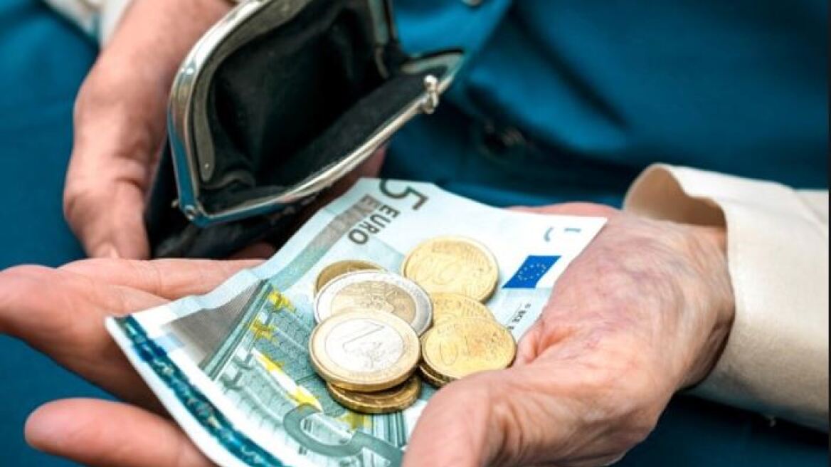 «Μποναμάς» ΣΥΡΙΖΑ: Στα 35 ευρώ το ΕΚΑΣ για όλους!