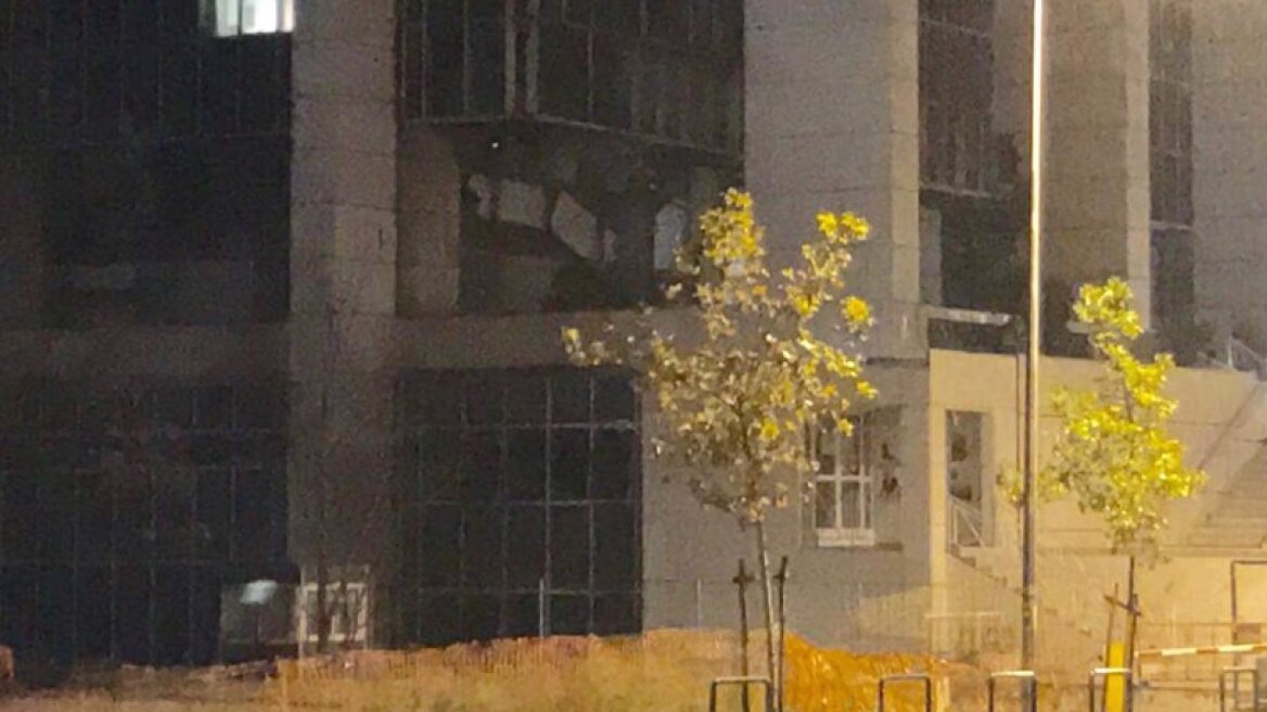 Αυτόπτης μάρτυρας: Ο καπνός από την έκρηξη στο Εφετείο φαινόταν από μακριά