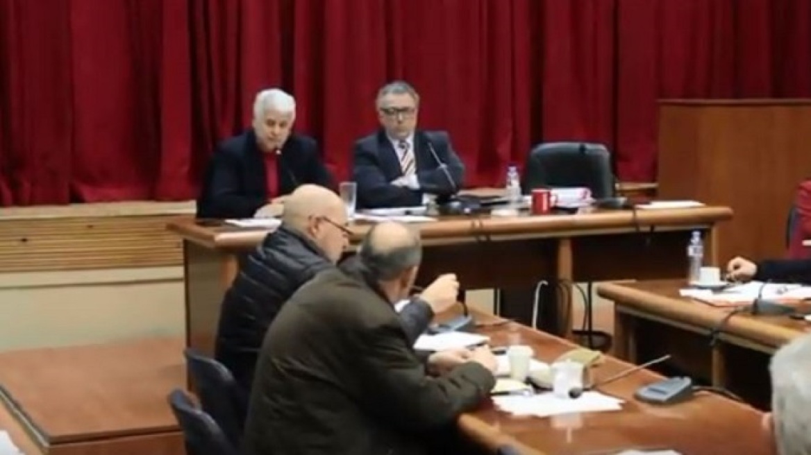 Απίστευτο: Ο δήμαρχος Ωραιοκάστρου χαρακτήρισε «ΑμεΑ» υπαλλήλους του δήμου (βίντεο)