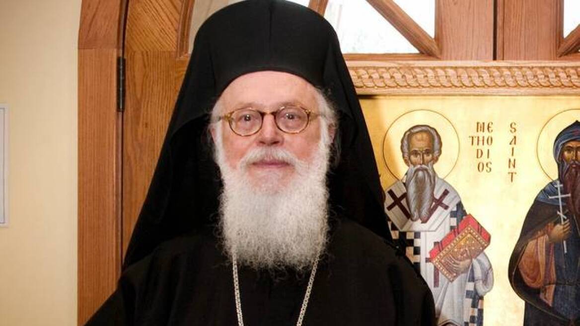 O Ιλίρ Μέτα έδωσε την αλβανική ιθαγένεια στον αρχιεπίσκοπο Αναστάσιο