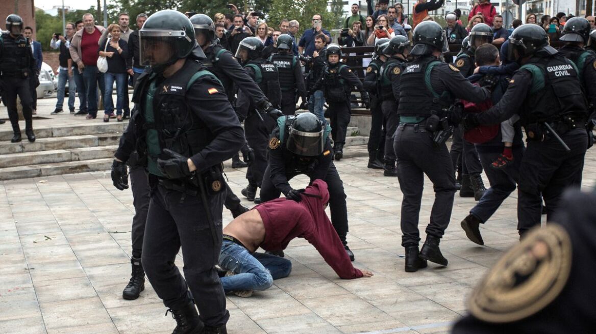 Η Μαδρίτη αποσύρει τις αστυνομικές ενισχύσεις που είχε στείλει στην Καταλονία