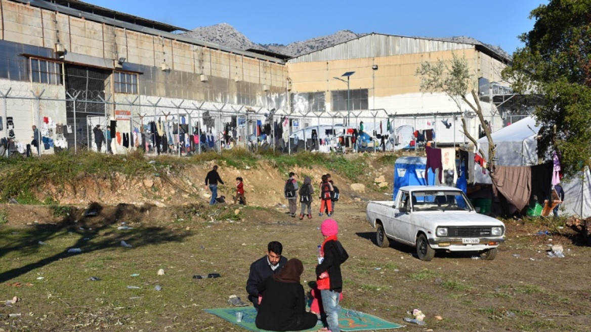 Χίος: Κοντά στο όριο των 2.000 οι πρόσφυγες στη ΒΙΑΛ και οι ροές συνεχίζονται