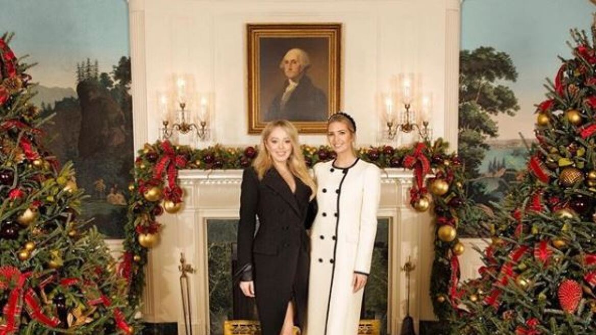 Ιβάνκα και Τίφανι Τραμπ εύχονται «καλά Χριστούγεννα» φορώντας τα μαγιό τους 
